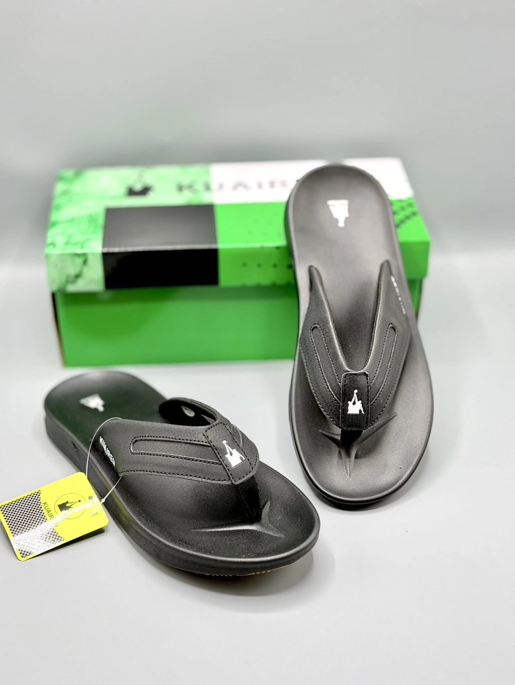 Kuairen All-Black Classic Slides – with box